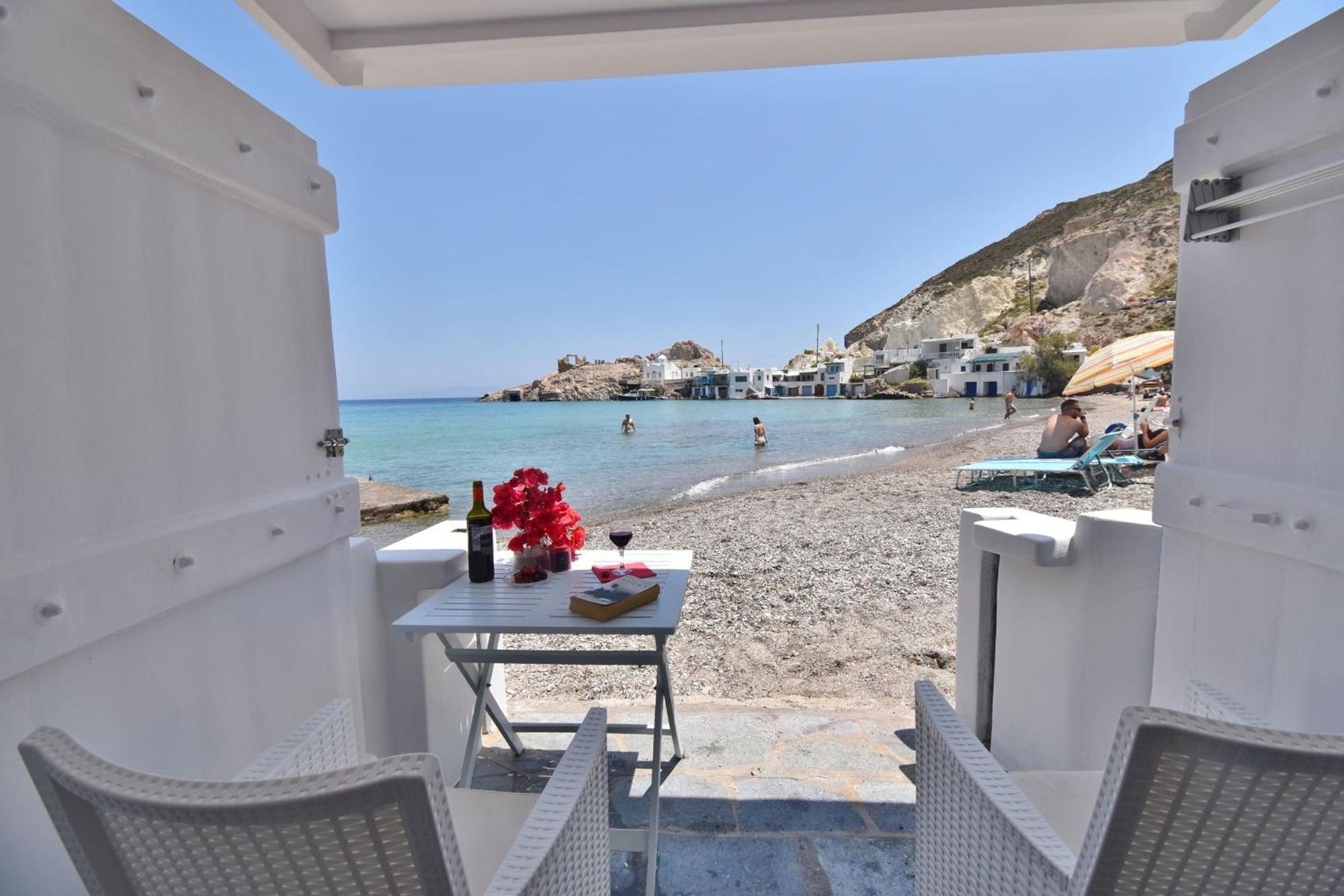 Blue Mare Apartments On The Beach Firopotamos Quarto foto