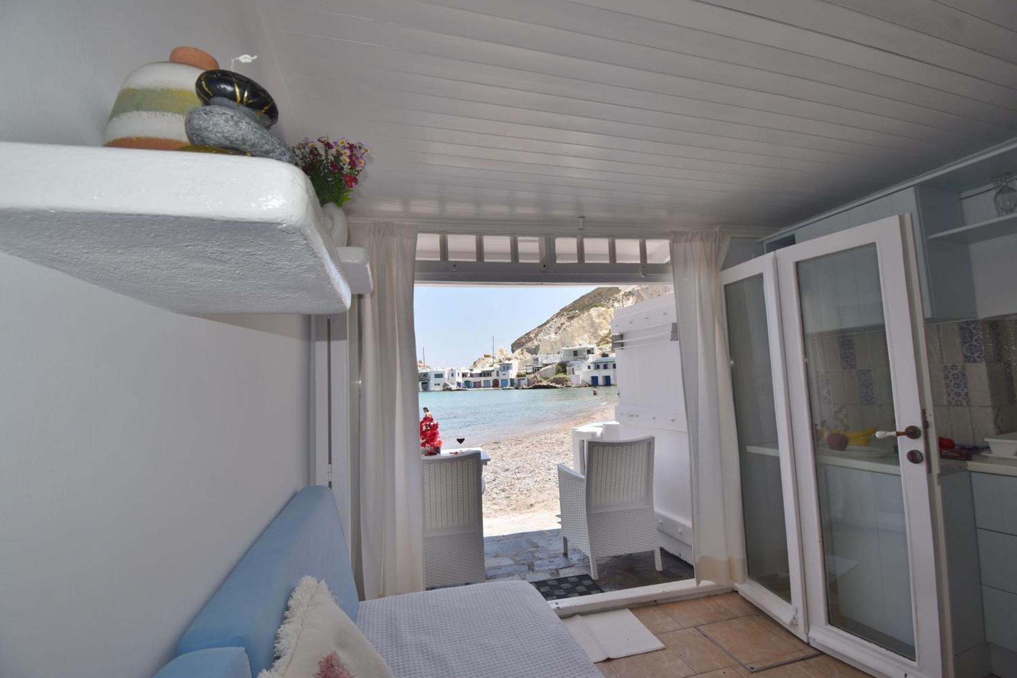 Blue Mare Apartments On The Beach Firopotamos Quarto foto
