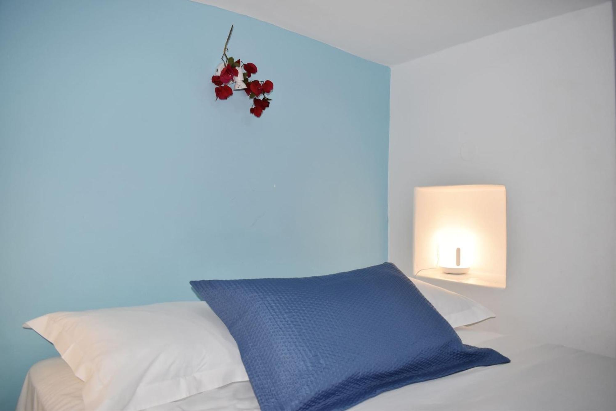 Blue Mare Apartments On The Beach Firopotamos Quarto foto