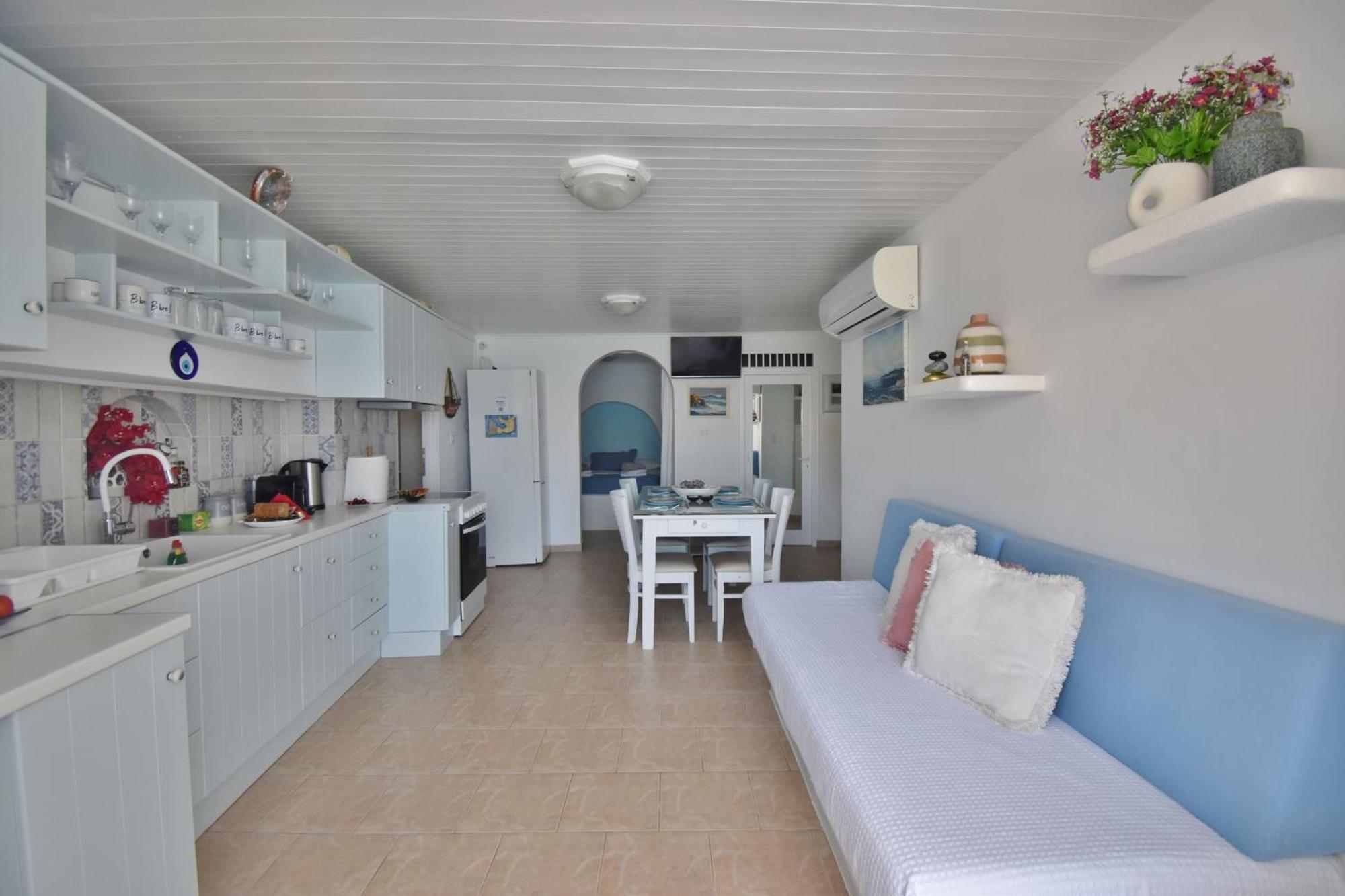 Blue Mare Apartments On The Beach Firopotamos Quarto foto